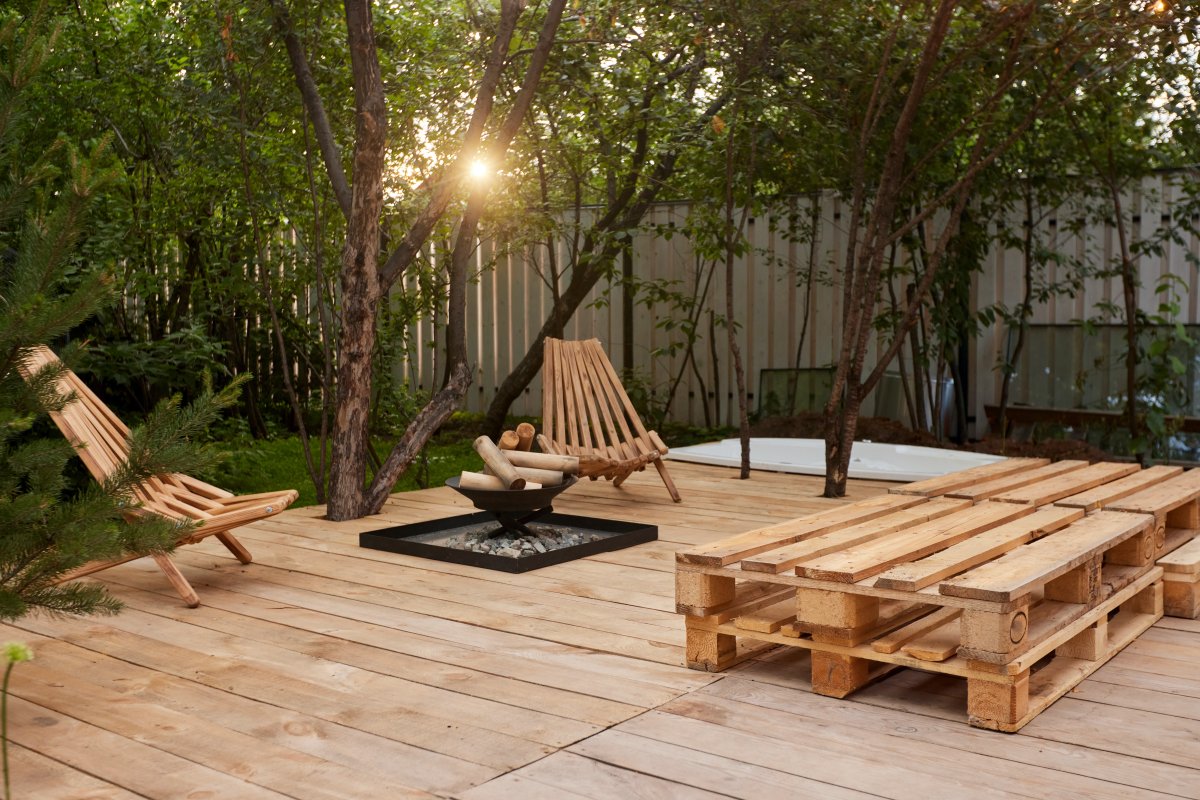 How to clean your deck